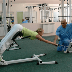Spezielle Gymnastikleistung zur Behandlung von Osteochondrose