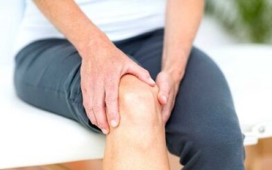 Wie man die Arthrose des Kniegelenks behandelt
